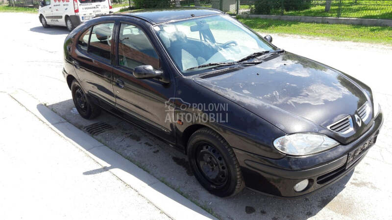 Renault Megane 2002. god. -  kompletan auto u delovima