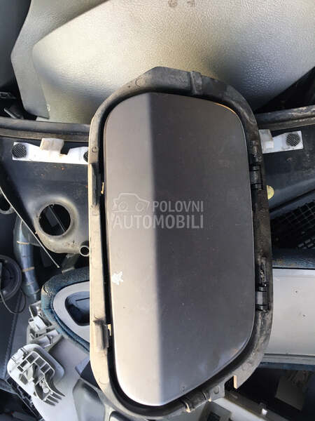 poklopac rezervoara za Renault Laguna od 2001. do 2007. god.