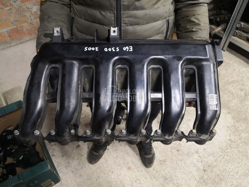 E60 E90 Usisna grana za BMW 330, 530