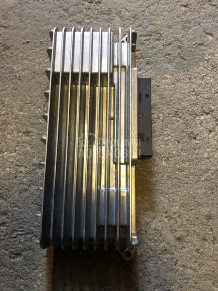 Pojacalo fabricko za Audi A4, A5, Q5 ...