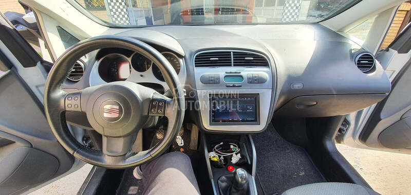 Multimedija Android UNI 7in za Seat Leon