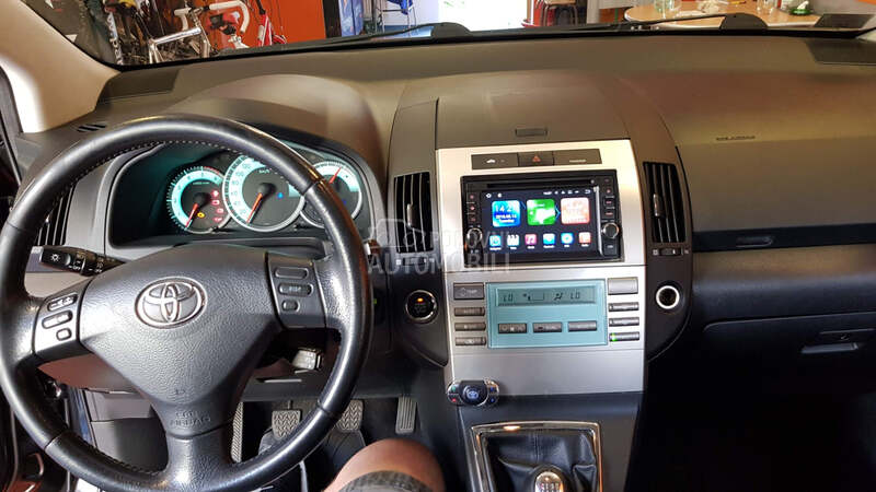 Multimedija Android UNI za Toyota Corolla Verso