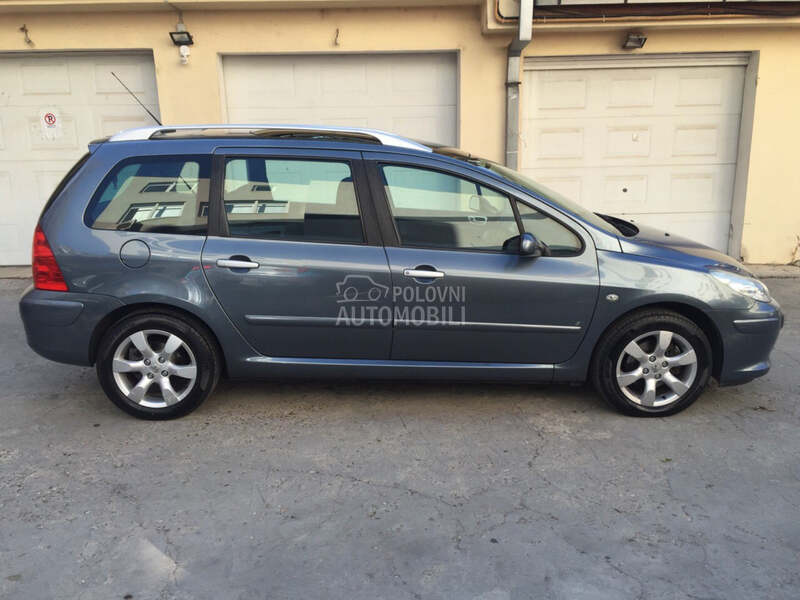 Retrovizor za Peugeot 307 od 2001. do 2007. god.