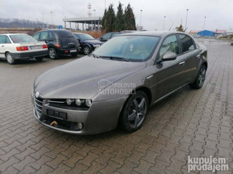branik za Alfa Romeo 159