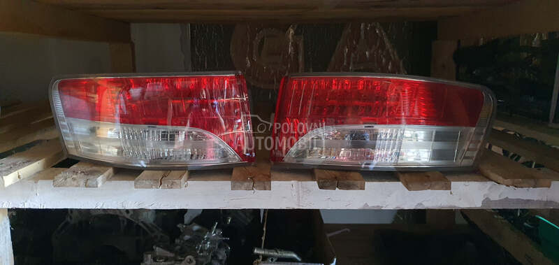 stop lampa, stop svetlo za Toyota Avensis od 2008. do 2013. god.