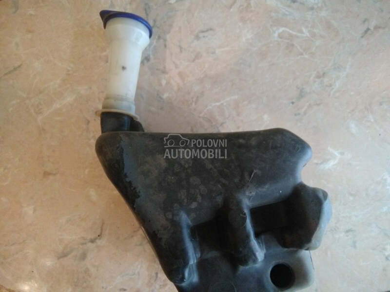 Sistem za pranje stakala,boca za Citroen C5, Saxo, Xsara ... od 1996. do 2009. god.