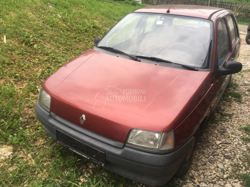 Renault Clio 1995. god. -  kompletan auto u delovima