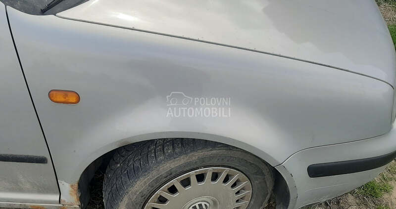 Krilo desno za Volkswagen Golf 4