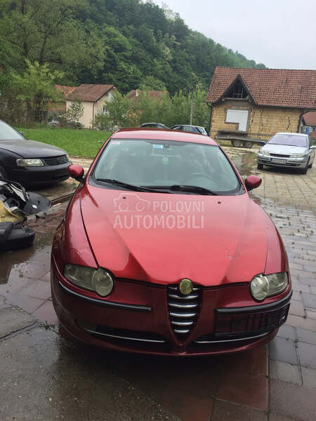hauba za Alfa Romeo 147 od 2000. do 2005. god.