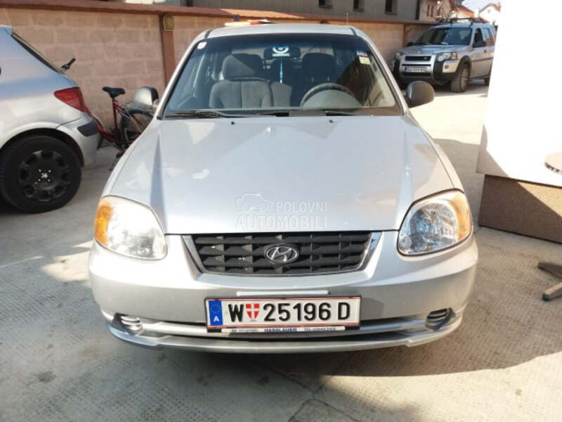 Hyundai Accent -  kompletan auto u delovima