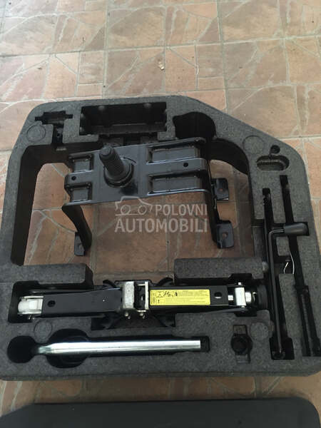dizalica za Audi A4, A4 Allroad, A5 ...