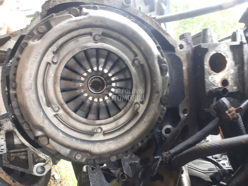 set kvacila 1,8 2,0,2,4 za Dodge Caliber od 2006. do 2010. god.