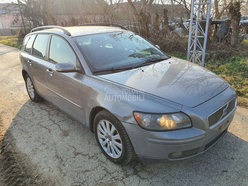 Volvo V50 2.0 D 2005. god. -  kompletan auto u delovima