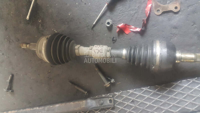Poluosovina za Volvo S40, V40 od 2001. do 2004. god.