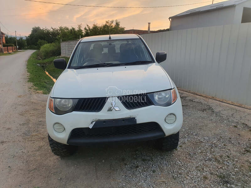 Mitsubishi L200 2.5did 2008. god. -  kompletan auto u delovima