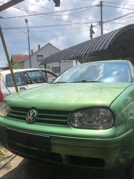 Volkswagen Golf 4 1,9 2001. god. -  kompletan auto u delovima