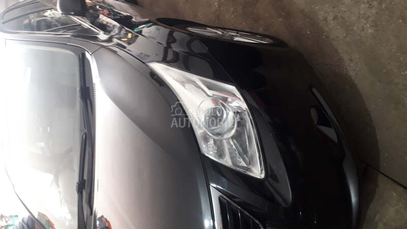 Toyota Avensis d4d 2010. god. -  kompletan auto u delovima