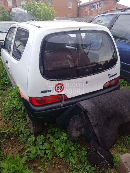 Fiat Seicento 1.0 2001. god. -  kompletan auto u delovima