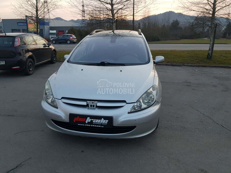 Farovi PEZO 307 za Peugeot 307 od 2001. do 2007. god.