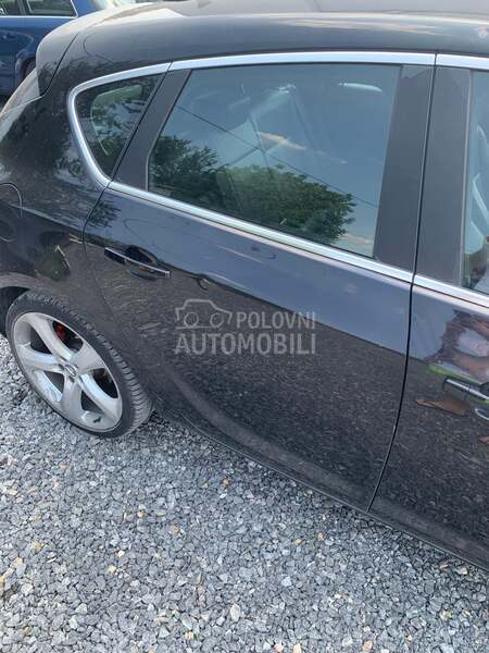 zadnja desna vrata za Opel Astra J