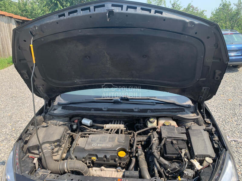 glava motora za Opel Astra J