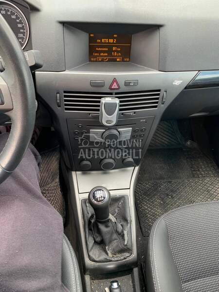 radio cd za Opel Astra H