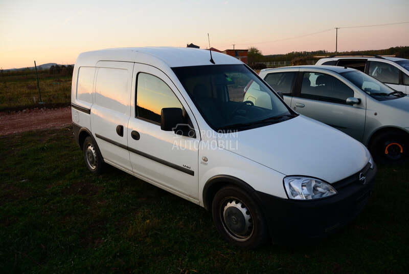 Opel Combo -  kompletan auto u delovima