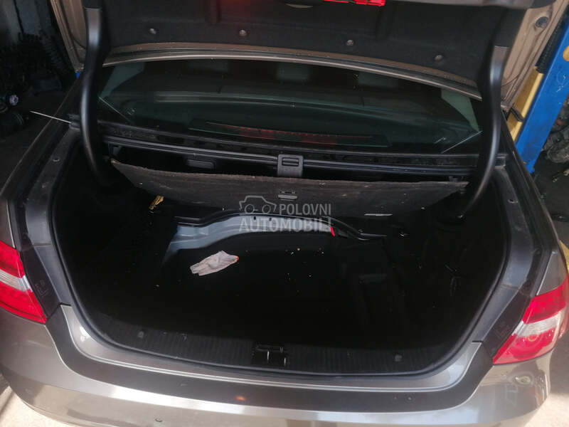 Branik Zadnji W212 za Mercedes Benz E Klasa, E 200, E 220 ... od 2009. do 2013. god.