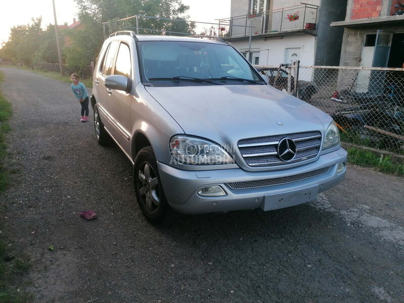 Delovi A. B. C. E. ML. za Mercedes Benz B Klasa, C Klasa, E Klasa ...