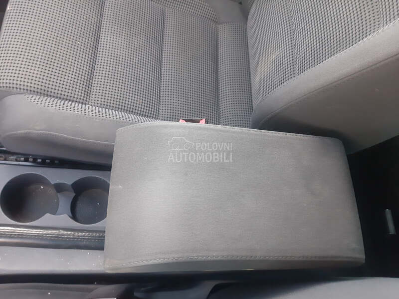 Naslon za ruku za Volkswagen Touran od 2003. do 2007. god.