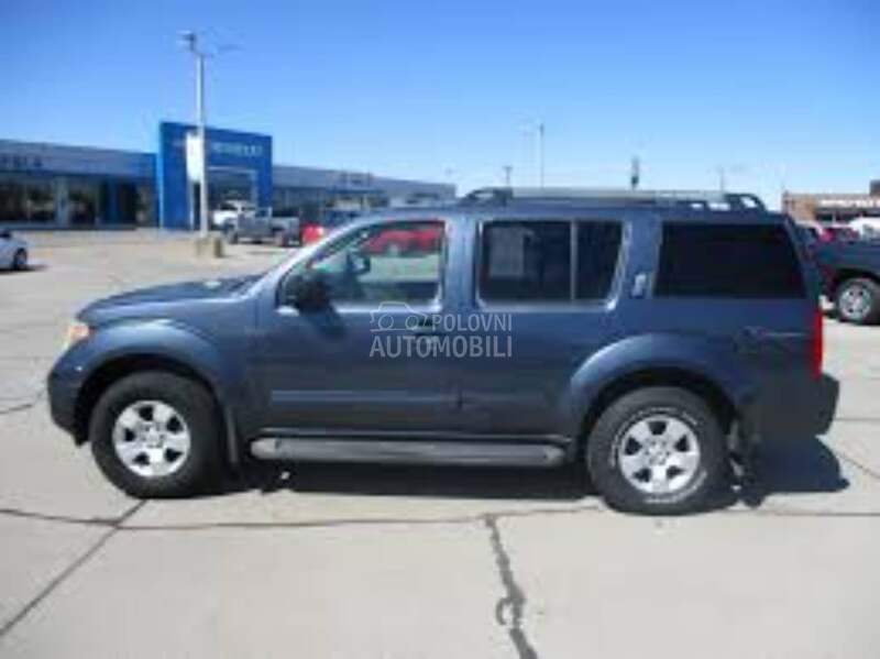 Branik za Nissan Pathfinder od 2006. do 2013. god. za Nissan Pathfinder od 2006. do 2013. god.