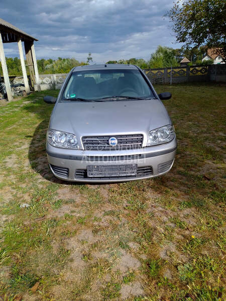 Fiat Punto 1.3mjt 2004. god. -  kompletan auto u delovima