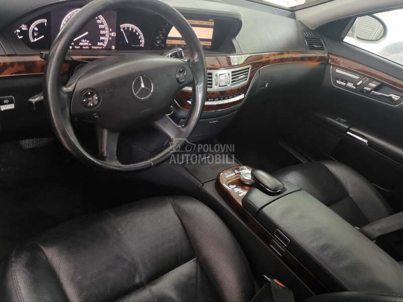 Centralna konzola za Mercedes Benz S Klasa od 2006. do 2011. god.
