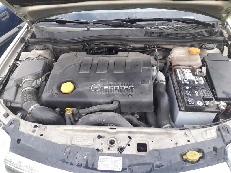 Poklopac motora 1.9cdti 88kw za Opel Astra H, Signum, Vectra C ...