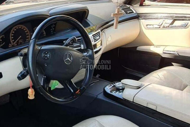 Centralna - središnja konzola za Mercedes Benz S Klasa od 2006. do 2013. god. za Mercedes Benz S Klasa od 2006. do 2013. god.