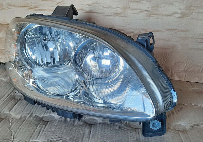 Prednji farovi za Fiat Croma od 2005. do 2010. god.