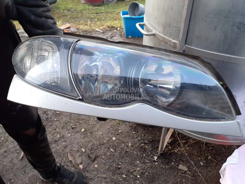 desni far e 46 za BMW 320