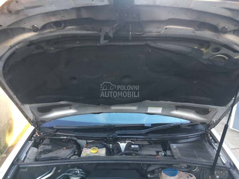 Izolacija haube za Audi A4 od 2004. do 2008. god.
