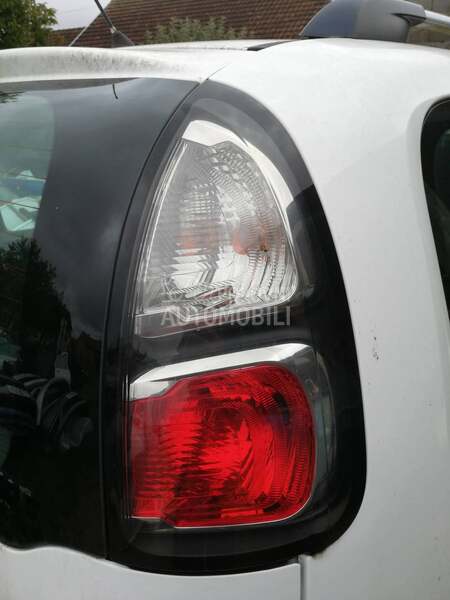 Desno stop svetlo za Citroen C3 Picasso od 2008. do 2017. god.