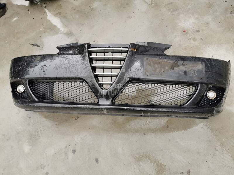 Prednji branik crni kompletan za Alfa Romeo 147 od 2005. do 2009. god.