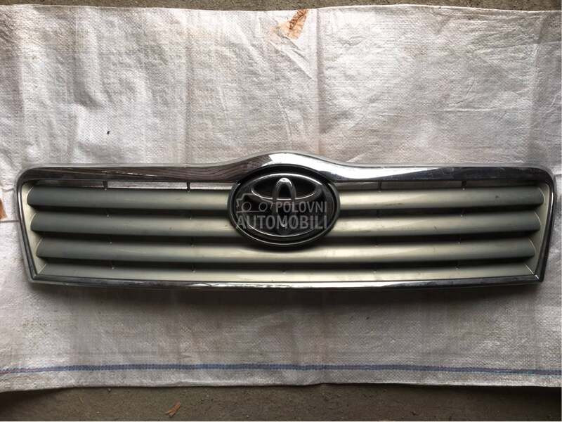 prednja maska za Toyota Avensis od 2003. do 2006. god.