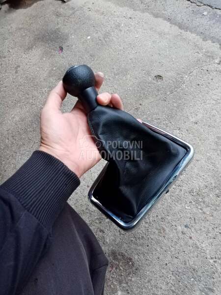 rucica menjaca za Peugeot 407