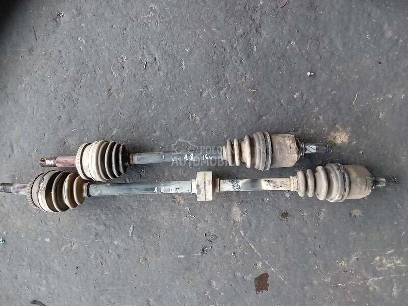 poluosovine  1,8.16v za Nissan Almera Tino od 2001. do 2005. god.
