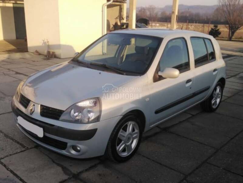 Renault Clio II 2004. god. -  kompletan auto u delovima