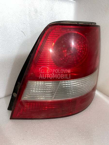desna stop lampa za Kia Sorento od 2002. do 2005. god.