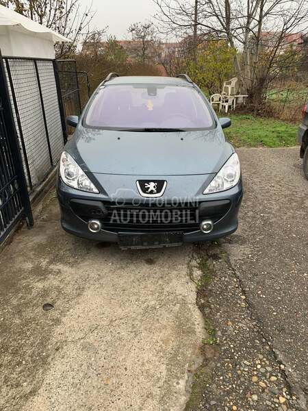 Peugeot 307 1.6hdi 2006. god. -  kompletan auto u delovima