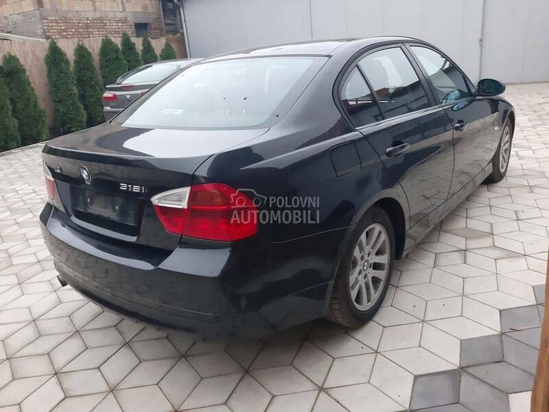 Delovi za BMW 318 2006. god.