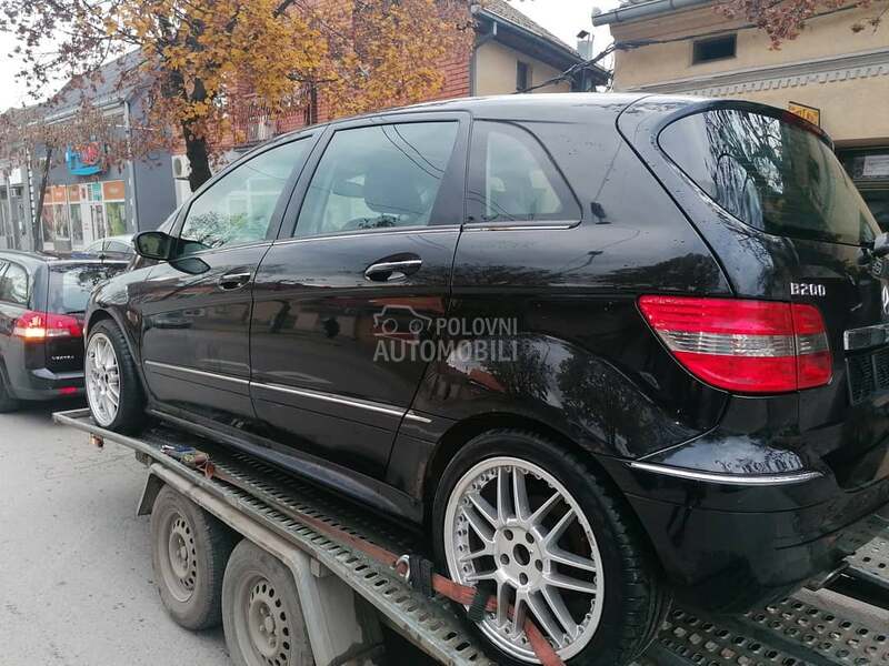 Mercedes Benz B Klasa 200cdi 2010. god. -  kompletan auto u delovima