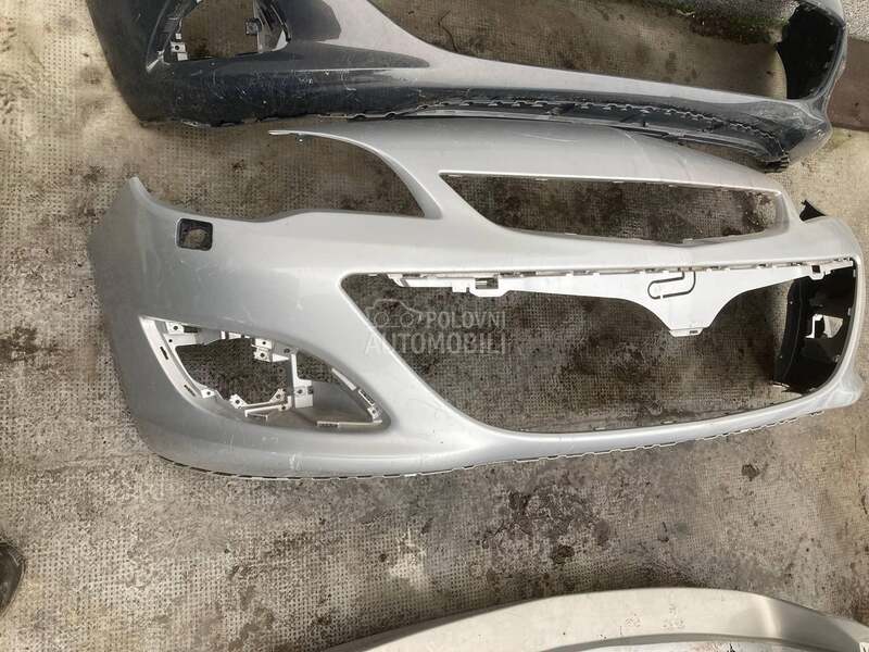 Prednji branik za Opel Astra J