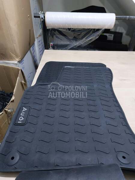 Original tipske patosnice za Audi Q5